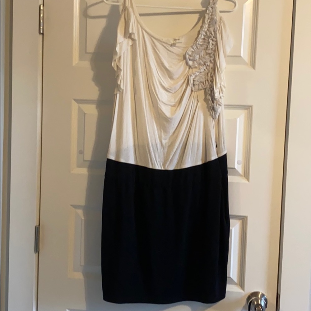💋3 for $16💋 Forever 21 2X Cream and Black Dress